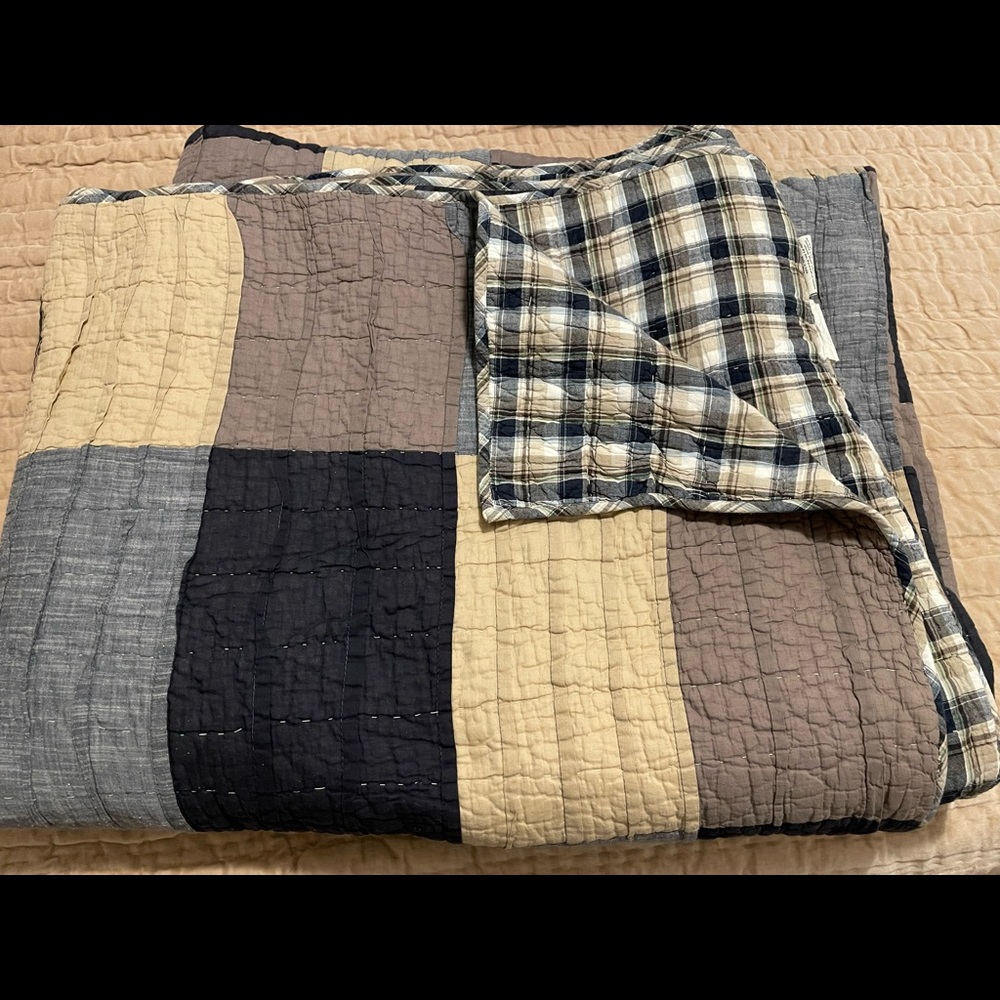 Daniel Cremieux King Quilt, standard shams and throw pillow.